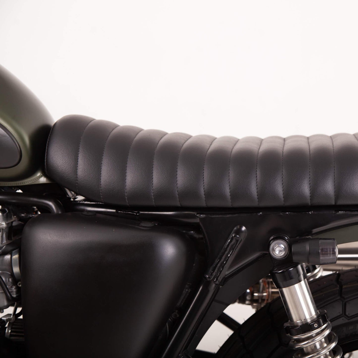 Slammer Tuck N Roll Gel Seat for Triumph Motorcycles (2001-2016) | Black