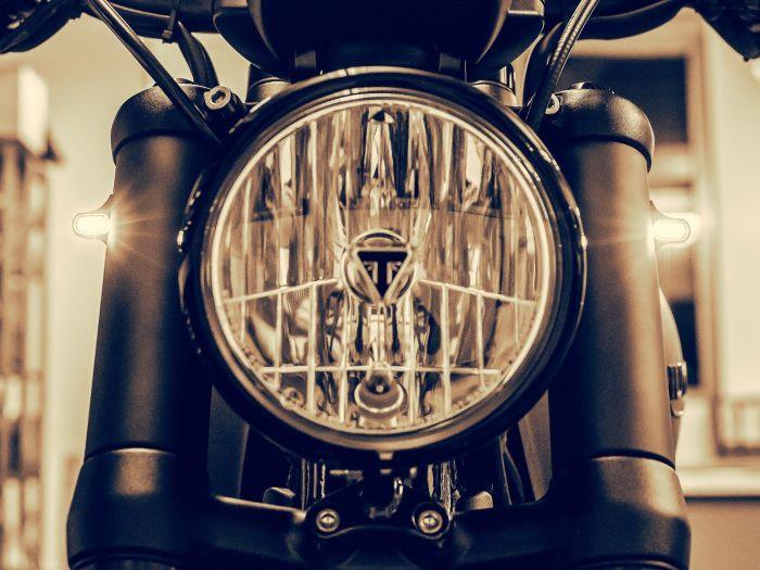 Wunderkind Customs 47mm Fork Leg Covers with LED Mini Blinkers for Triumph Bobber